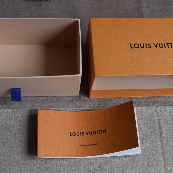 3x Christian Dior giftbags 1x LV gift bag 3x LV gift bags $60 the lot - Picture 4 of 12